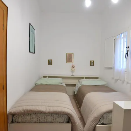 Casavacanze Chiesa Madre דירה קרוביניו